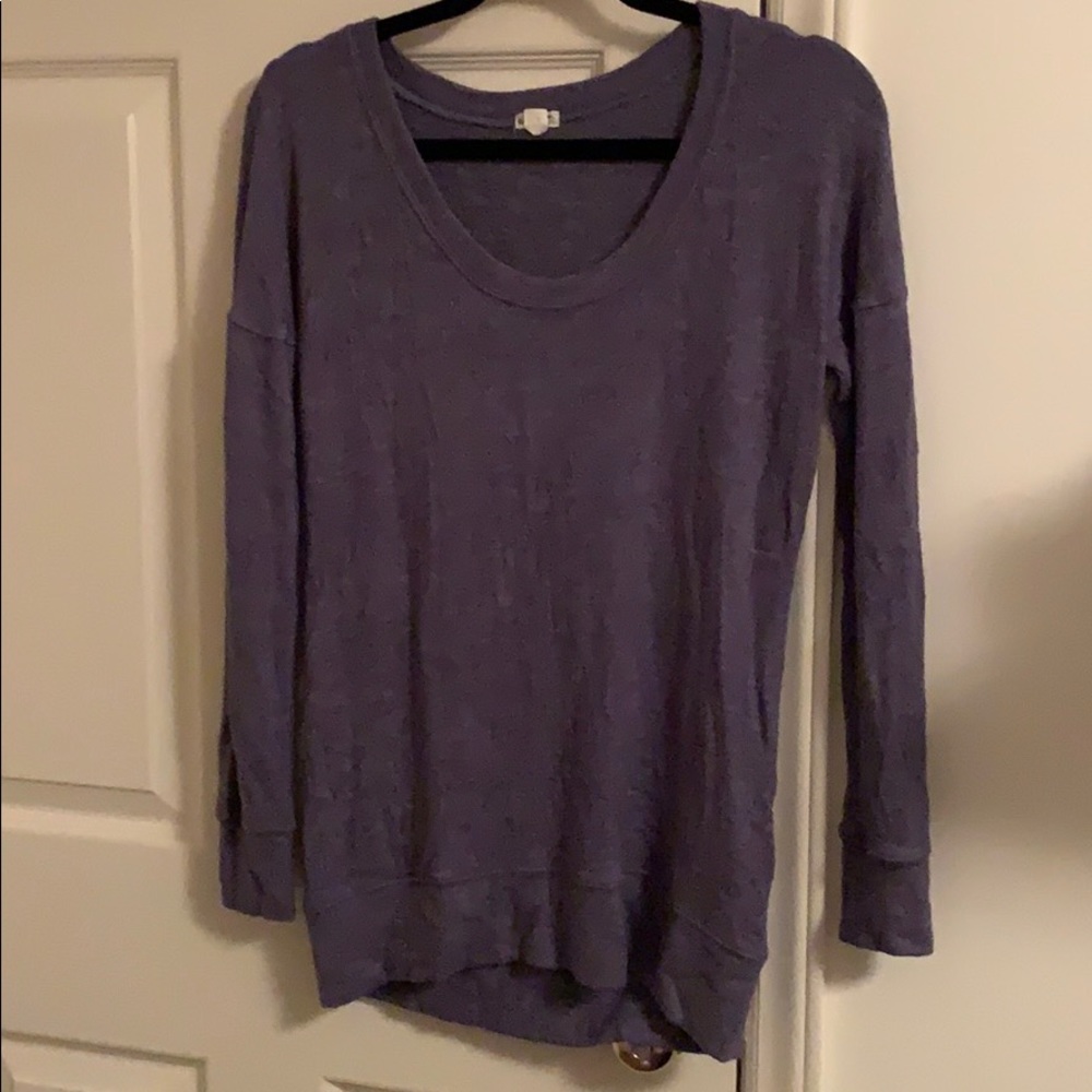 Dark blue scoop neck sweater